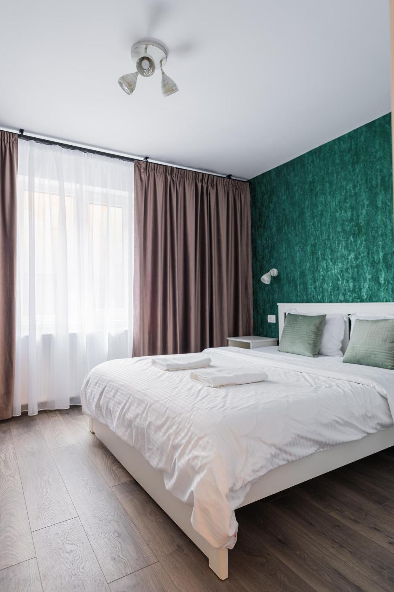 Fun House - Comfortable Stay With Garden And Near Parking Брашов Екстериор снимка