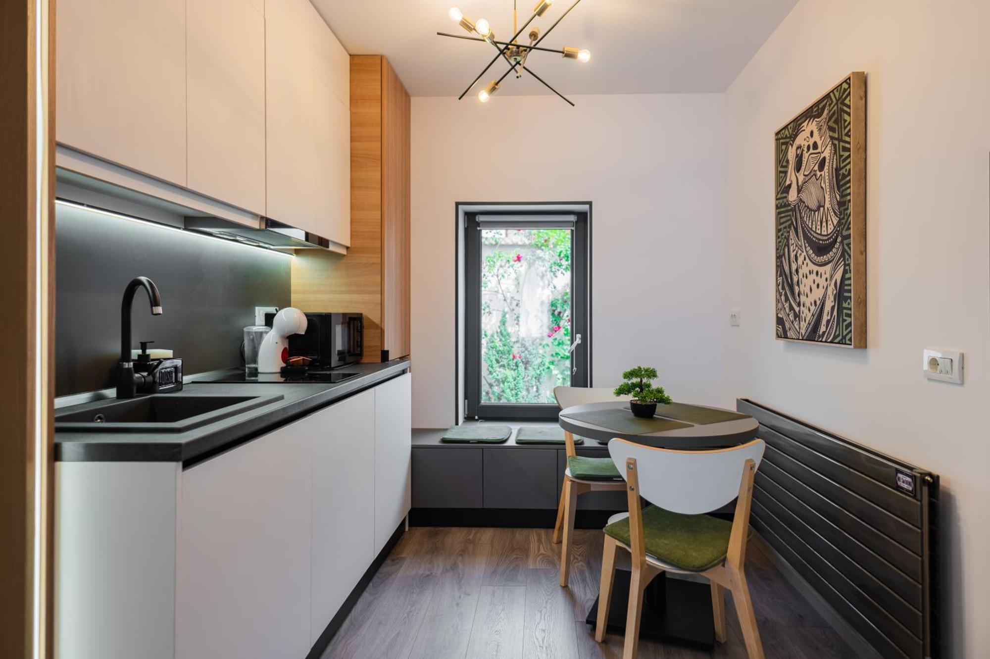 Fun House - Comfortable Stay With Garden And Near Parking Брашов Екстериор снимка